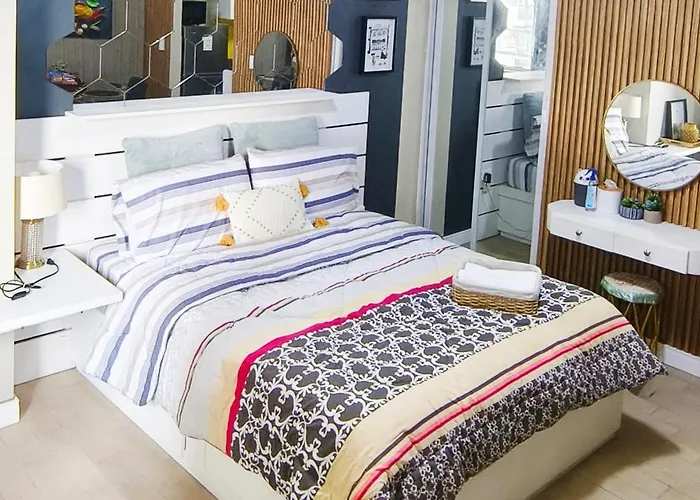 Manhattan Plaza Tower 1 With Balcony,wifi,can Cook Aparthotel *